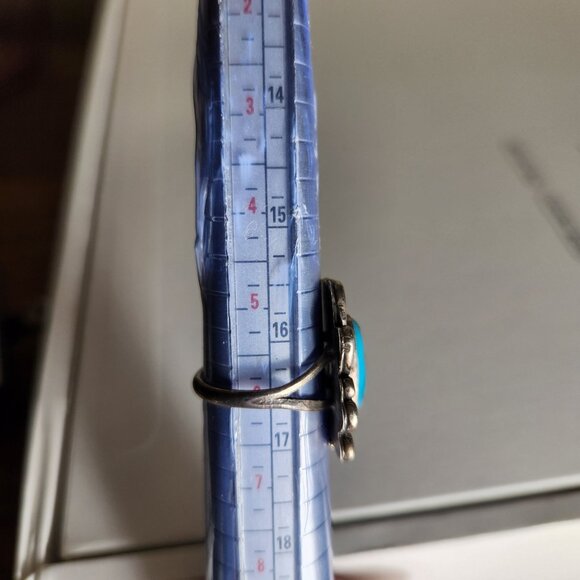 Vintage Navajo Sterling Silver Ring With Turquoise Stone & Ornate Design Size 6 - Picture 3 of 3